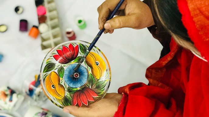 There are teams of women who solely do rickshaw art. Photo: Courtesy
